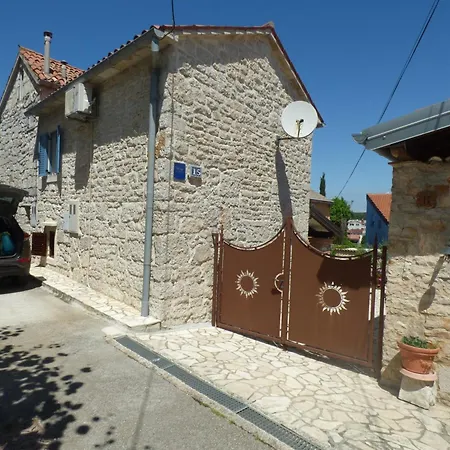 Fonta In - Haus Fuer 3 Personen Holiday home Funtana